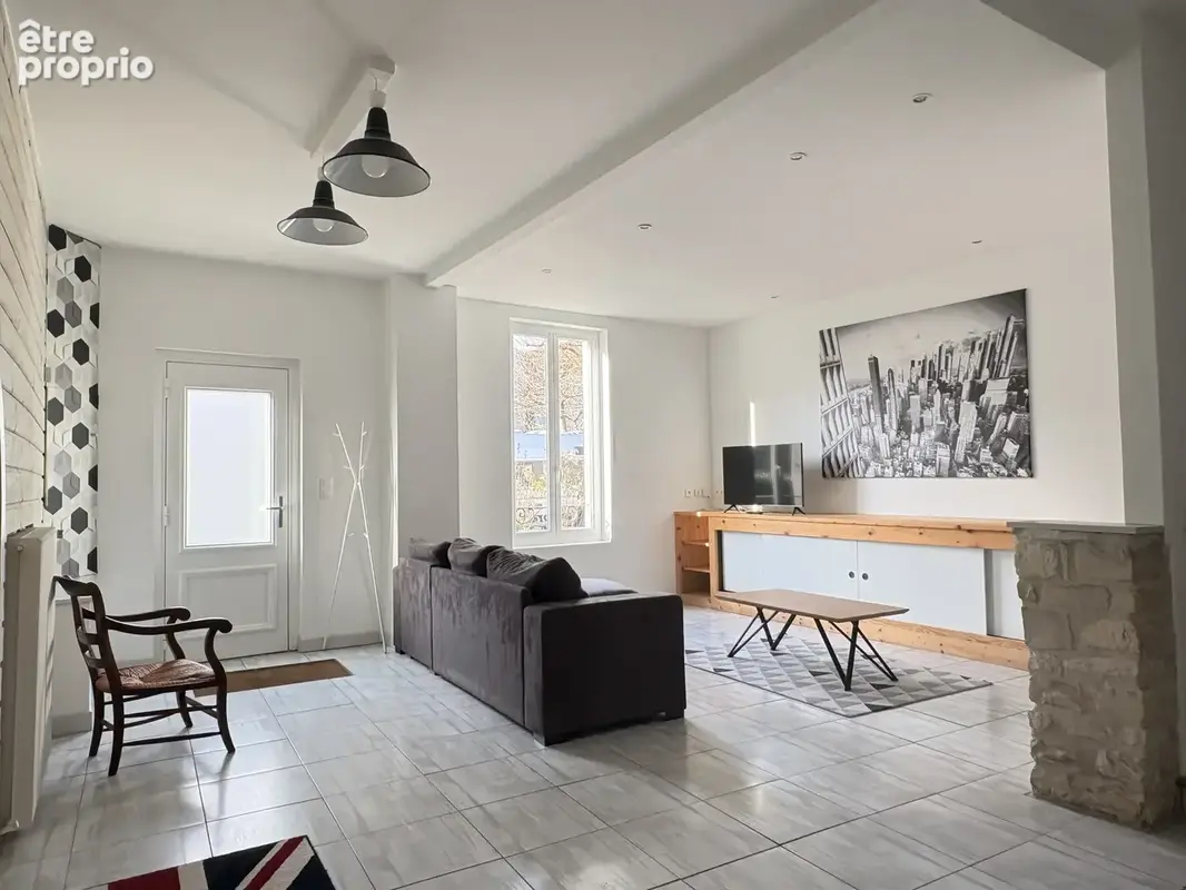 Cognac, quartier Saint-Jacques. Une maison de ville familiale avec patio - terrasse ! - photo 2