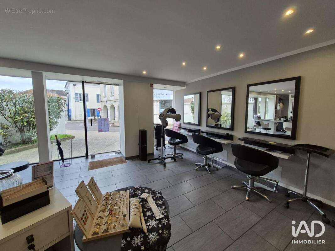 Photo 3 - Commerce à VERNEUIL-SUR-SEINE