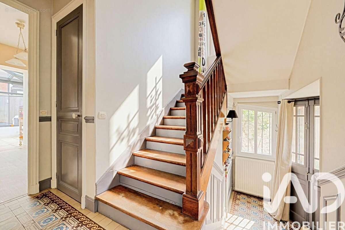 Maison 177 m² à Lagny-Sur-Marne  - photo 4