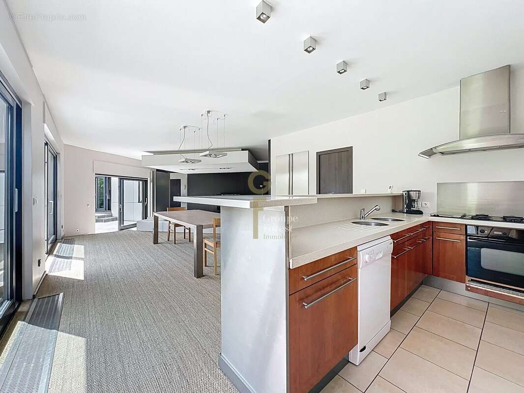 Maison 231 m² à Aix  - photo 9