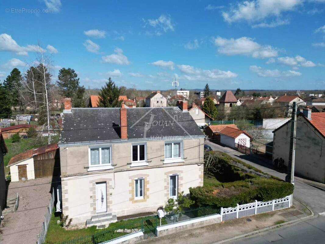 Maison à COSNE-D'ALLIER