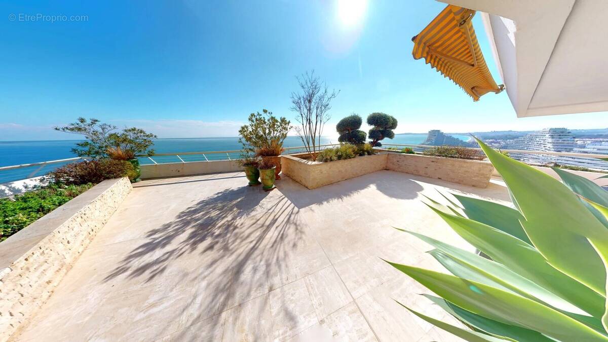 Appartement à VILLENEUVE-LOUBET