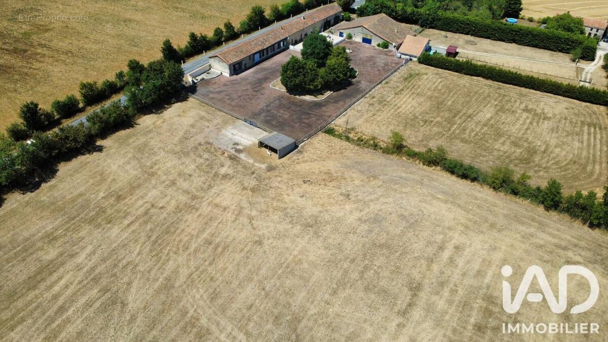 Photo 1 - Maison à VILLEFAGNAN