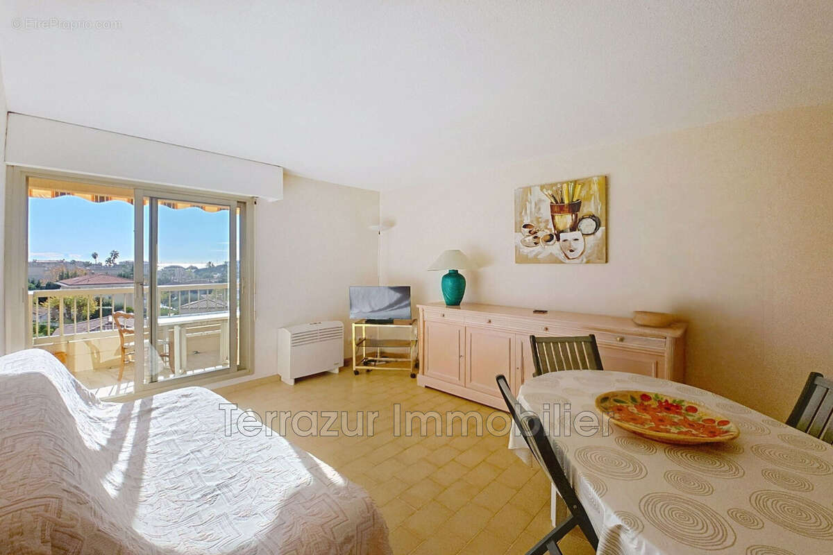 Appartement à VALLAURIS