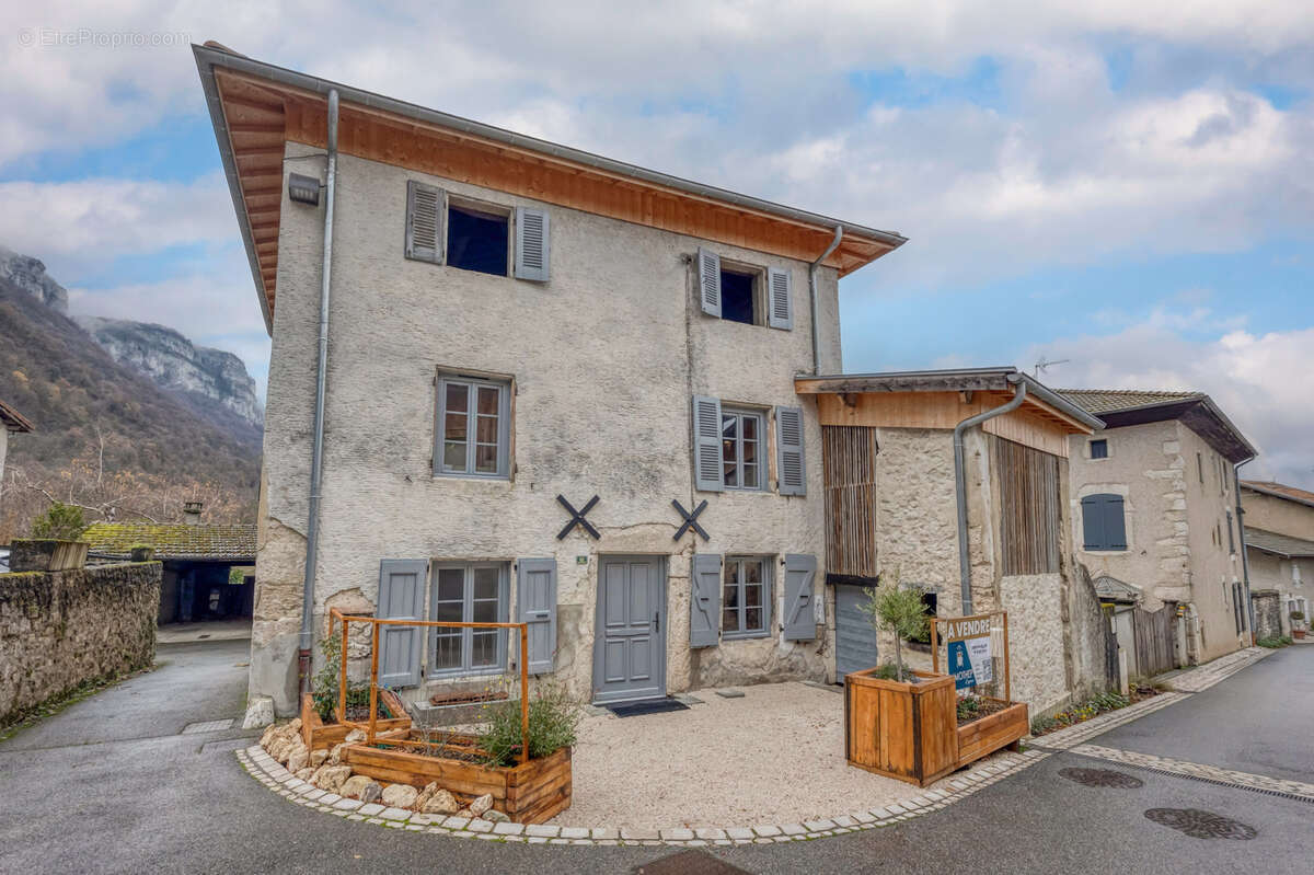 Maison à COGNIN-LES-GORGES