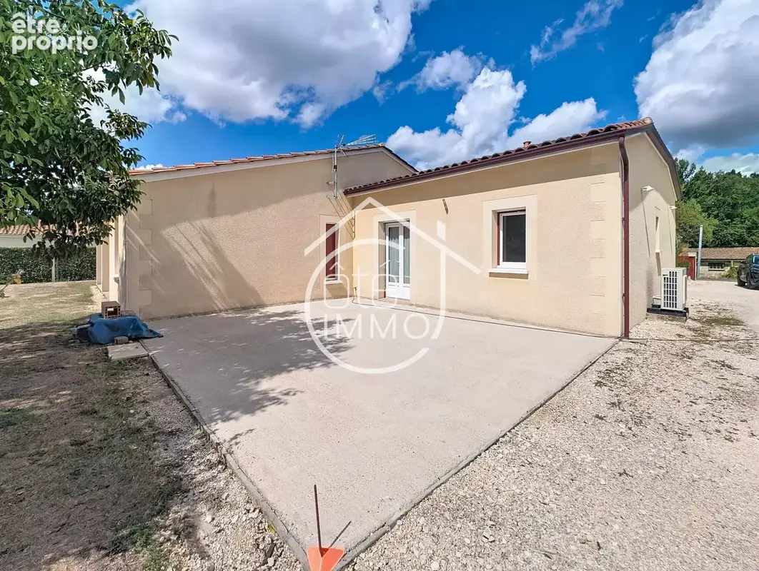 SAINT-PIERRE-D'EYRAUD : Maison 5 pièces de 118 m² avec grand garage et jardin - photo 12