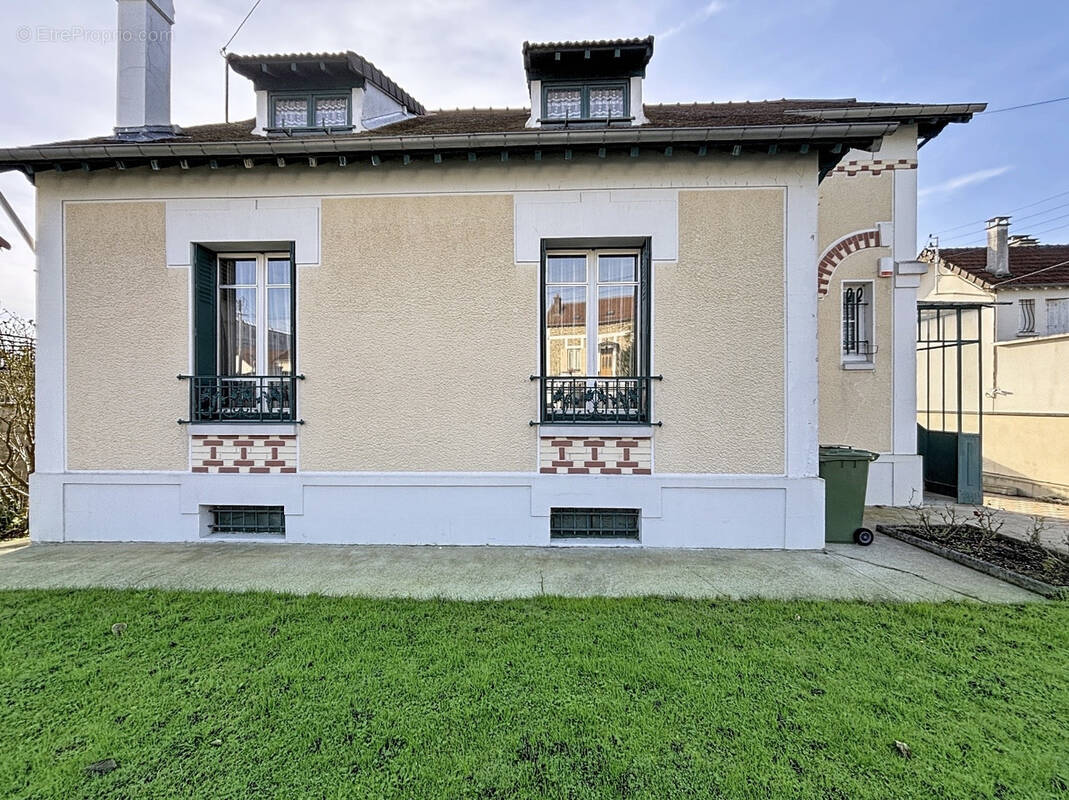 Maison à COULOMMIERS