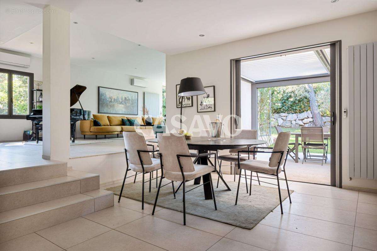 Maison à LE THOLONET