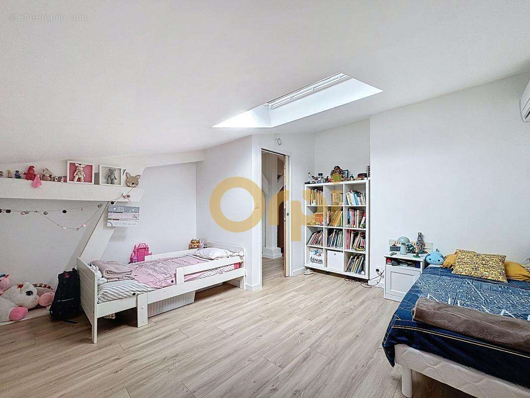 Maison à ROQUEBRUNE-SUR-ARGENS