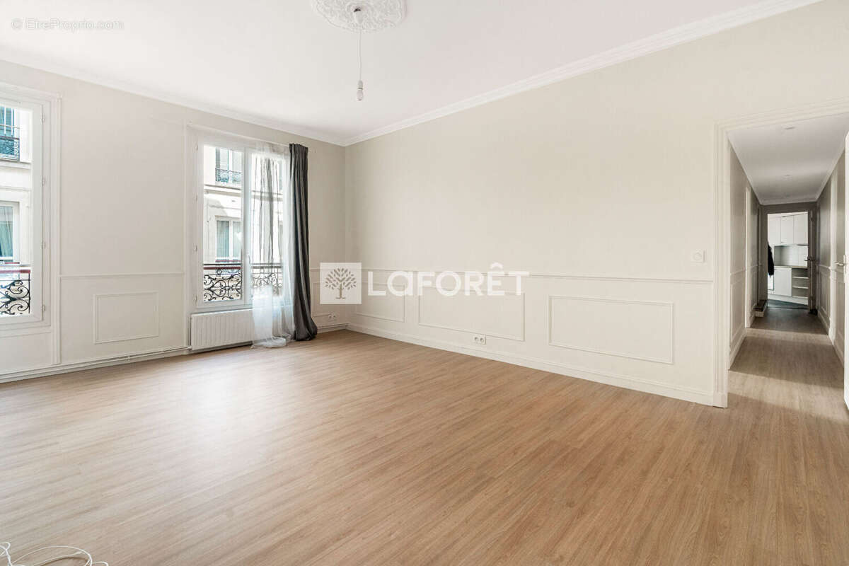 Appartement à PARIS-17E