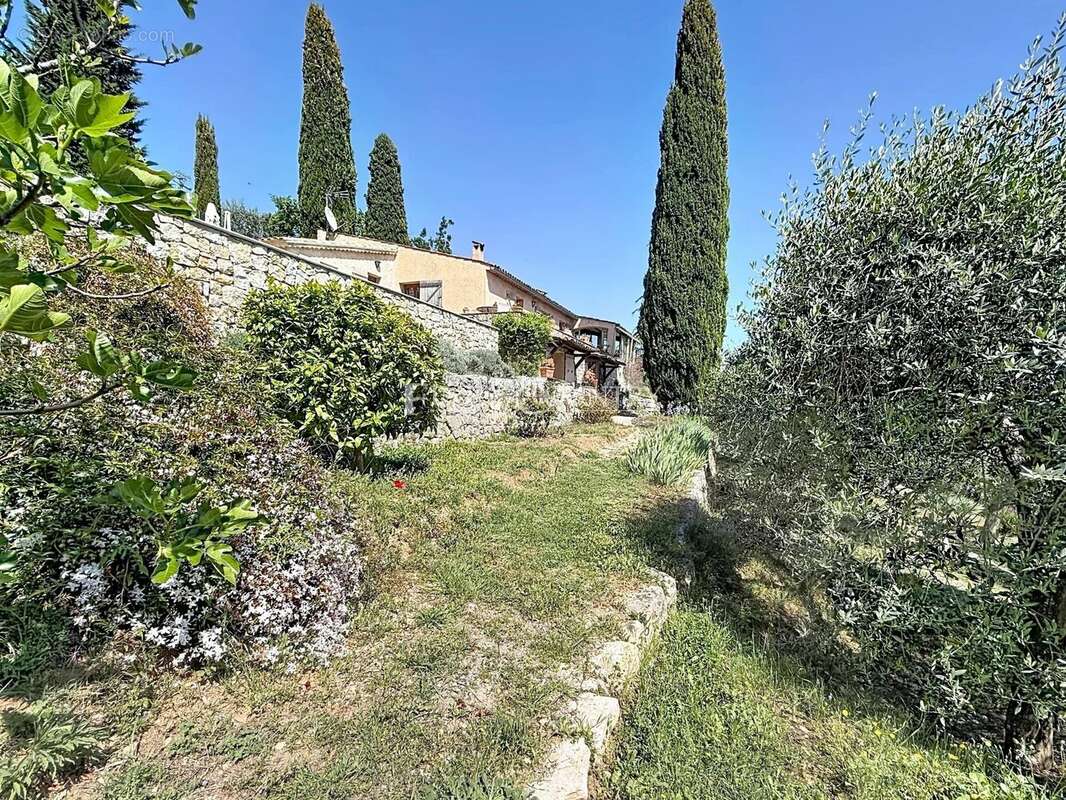 Maison à SPERACEDES