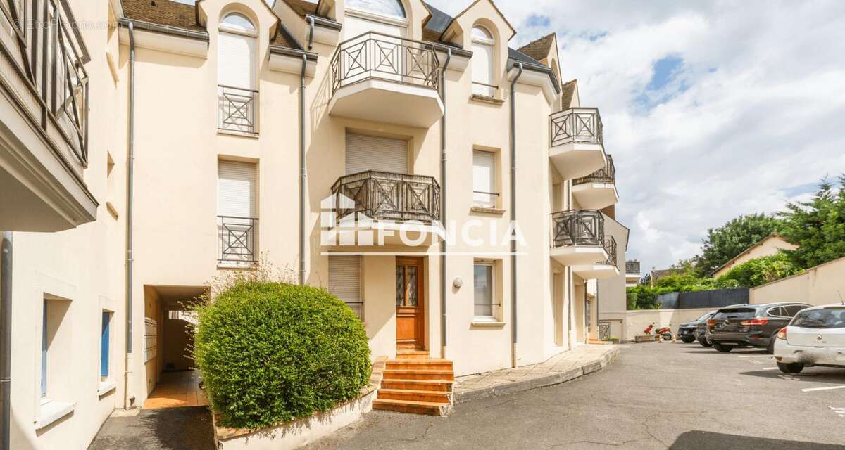 Appartement à SARTROUVILLE