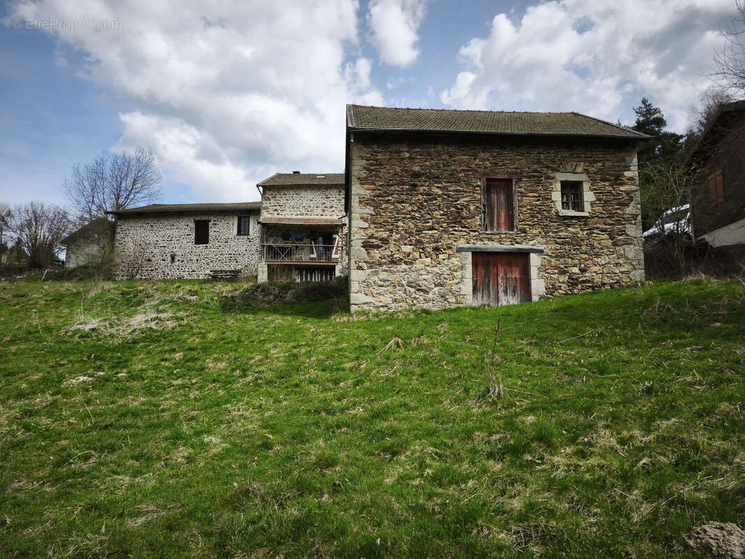 Maison à SAINT-ALYRE-D'ARLANC
