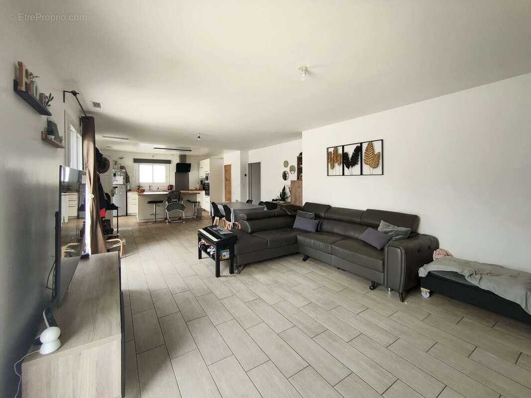 Maison à SAINT-MICHEL-DE-RIEUFRET