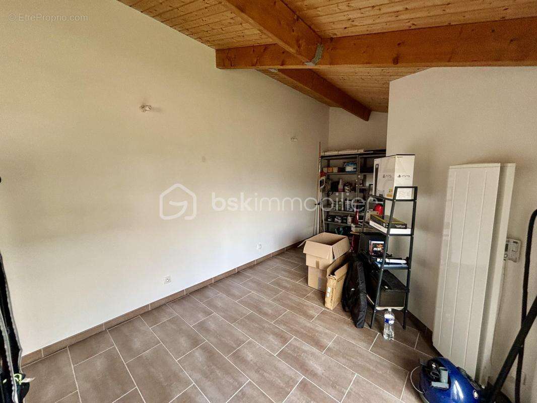 Maison à THORIGNY-SUR-OREUSE