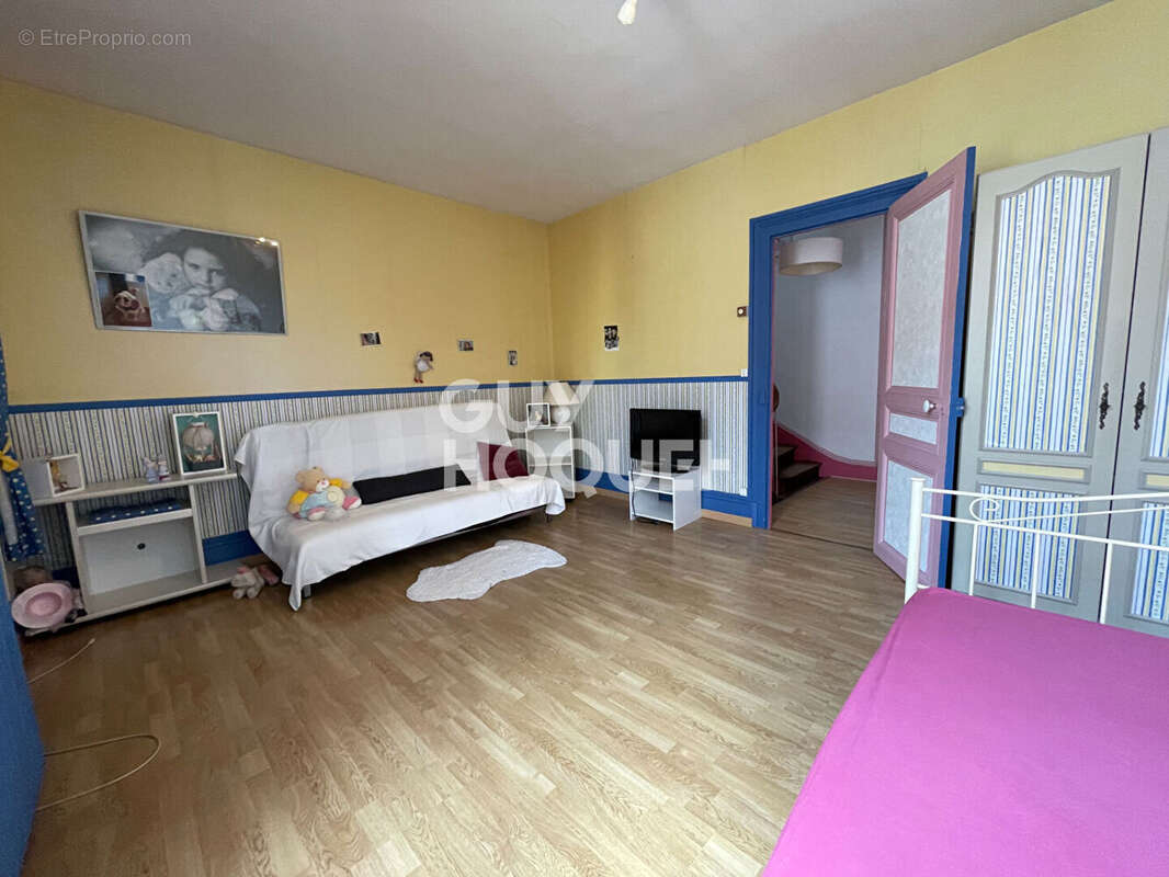 Maison 217 m² à Croth  - photo 7