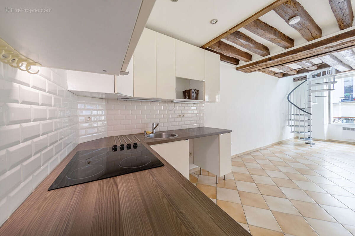 Appartement à PARIS-2E