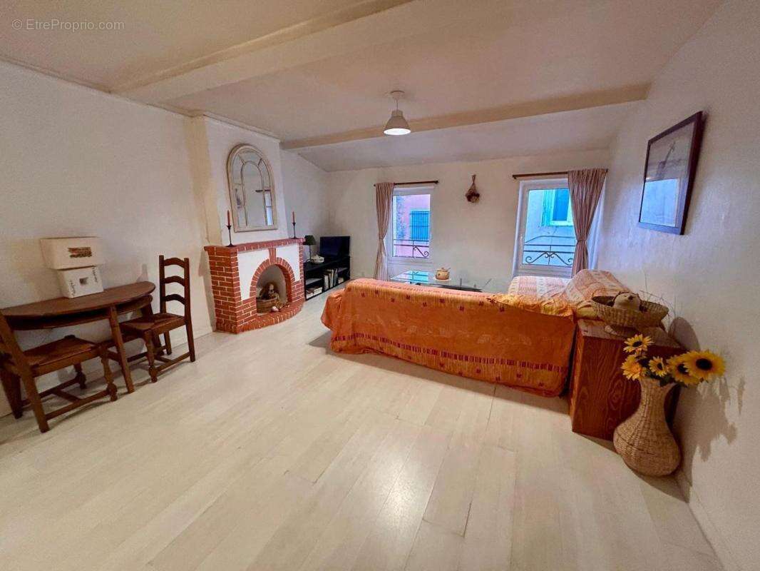 A vendre : t2 de 57m2 - frejus centre historique - photo 3