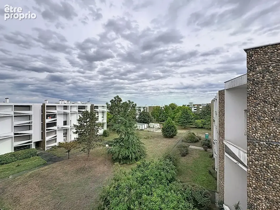 Appartement 4 pièce(s) - 79.86 m² proche tram et facs - photo 8