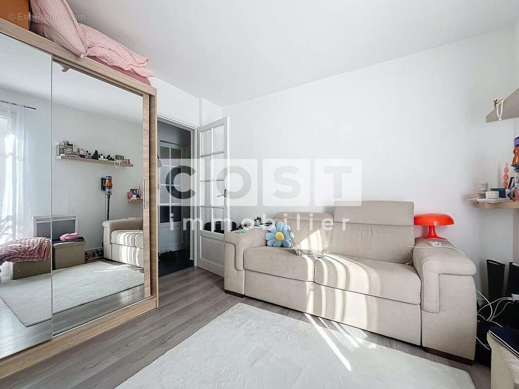 Appartement à LEVALLOIS-PERRET