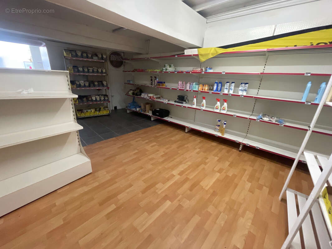 Commerce à LE PEAGE-DE-ROUSSILLON