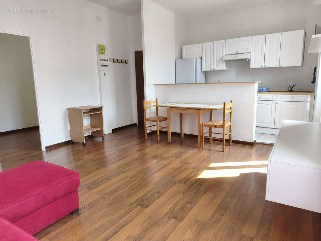 Lumineux T4 de 58 m2 très bien situé en hypercentre et avec belle vue - photo 8