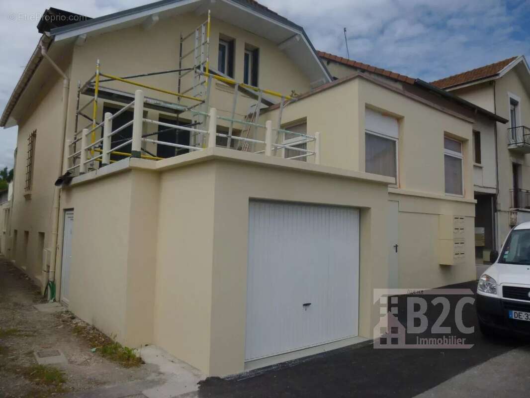 Appartement à SAINT-MARTIN-D'HERES