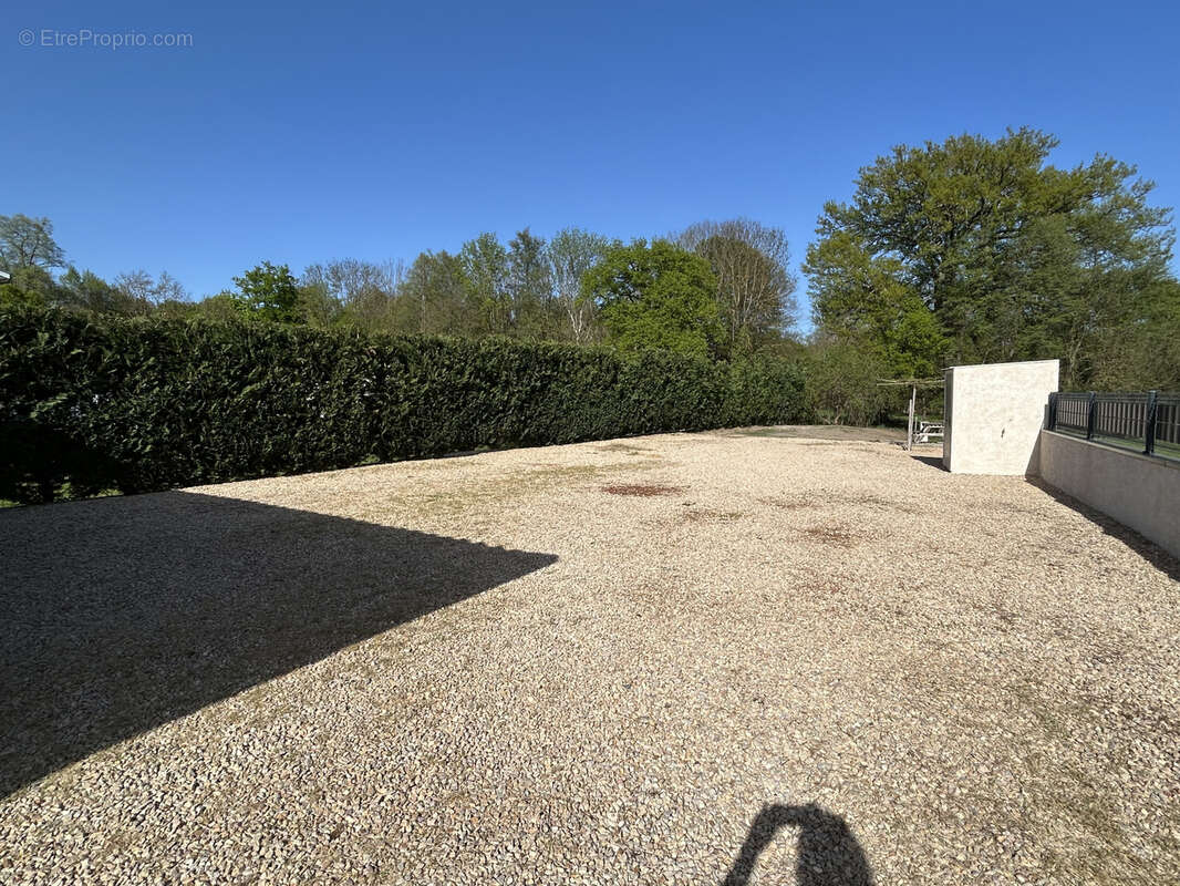 Maison à PARENTIGNAT