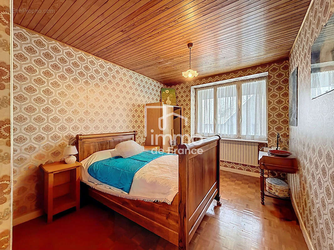Maison à CHARIX