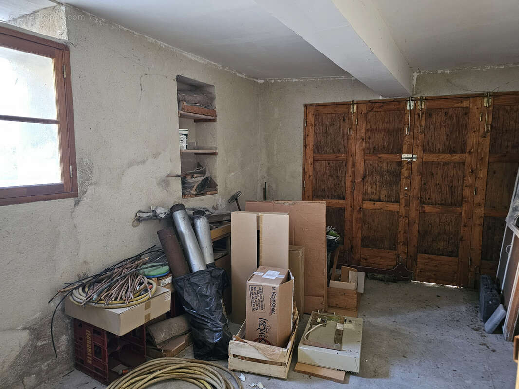Appartement à LA ROQUE-D'ANTHERON