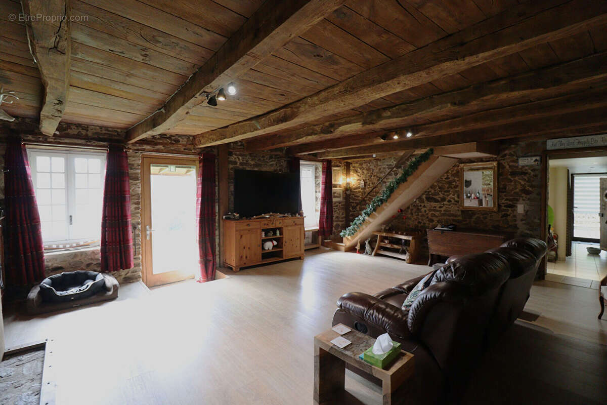 Maison à SAINT-SORNIN-LAVOLPS