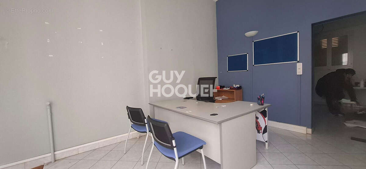 Commerce à MANTES-LA-JOLIE