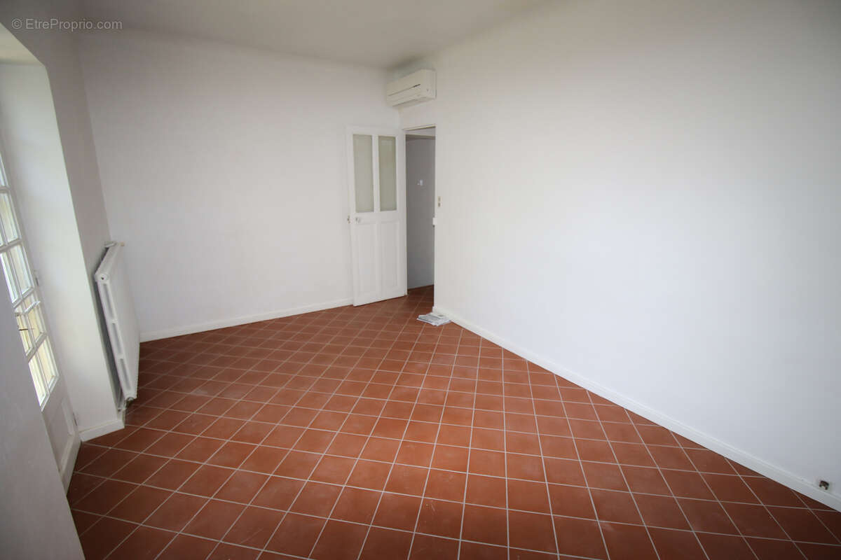 Maison à FONTVIEILLE