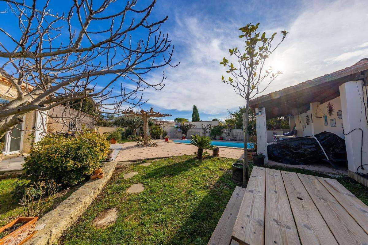 Maison à GALLARGUES-LE-MONTUEUX