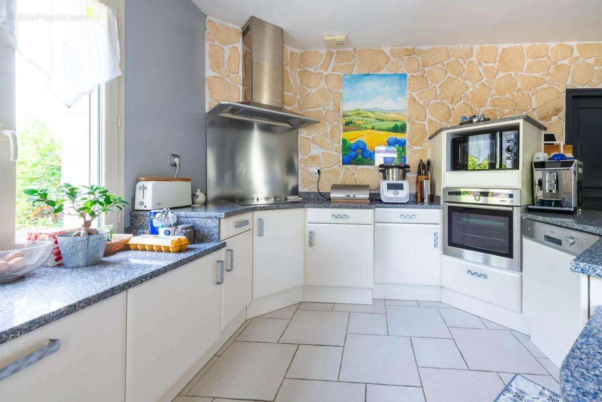 Maison de 8 pièces de 180 m² à Jambville - photo 9