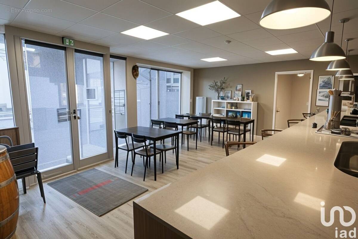 Photo 1 - Commerce à VAIRE