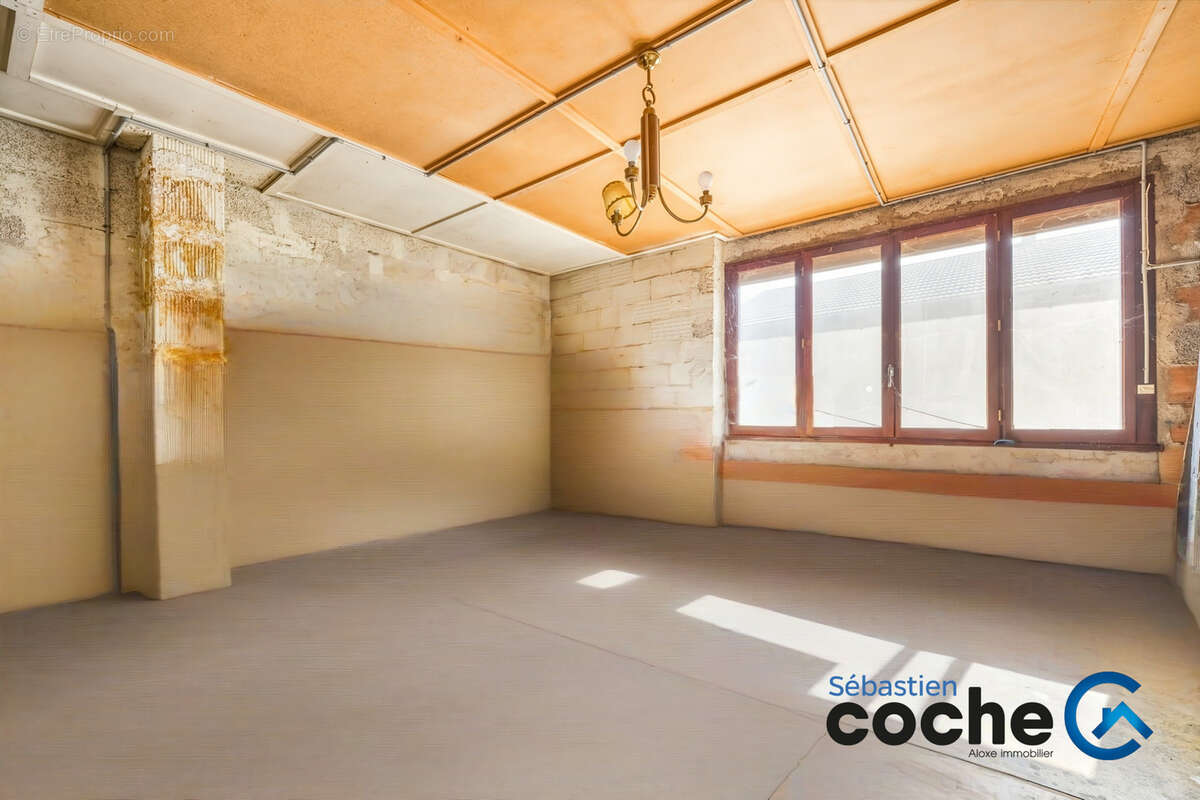 Maison à SAINT-BONNET-DE-MURE