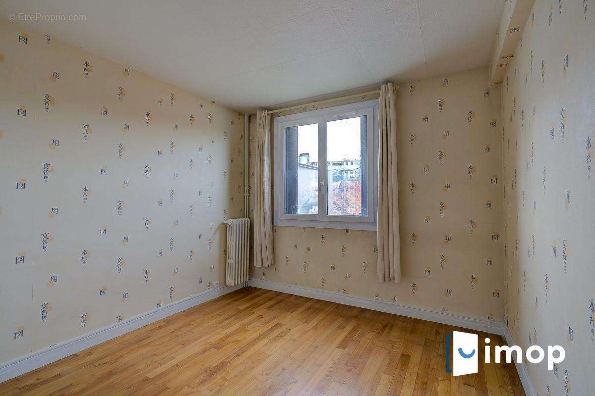 Appartement à FRESNES