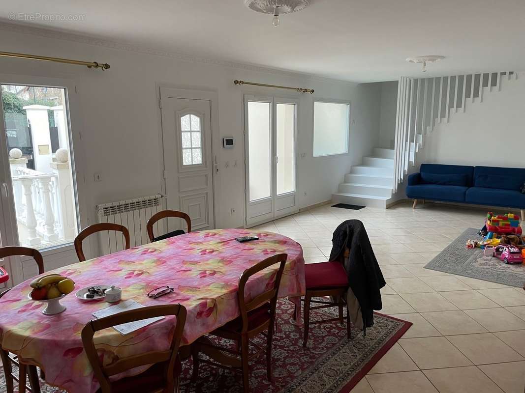 Maison à SARTROUVILLE