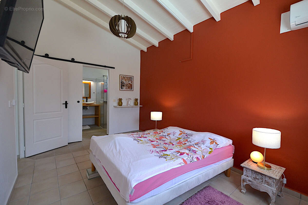 Villa de plain-pied T4   Prestations de qualité, grands volumes et cadre verdoyant - photo 11