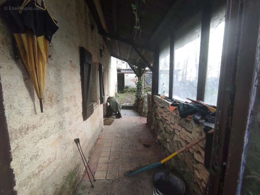 Maison à PUYLAROQUE