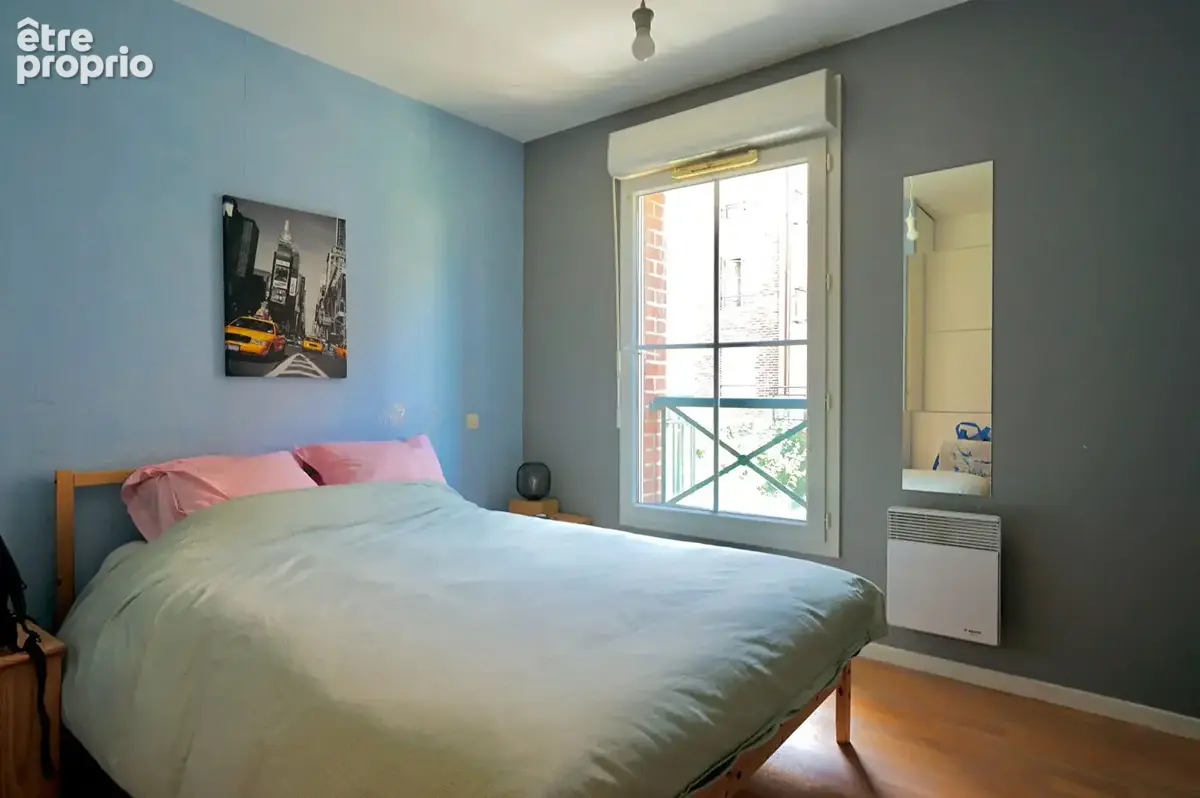 VIEUX LILLE - Charmant appartement avec balcon, parking et cave - photo 4
