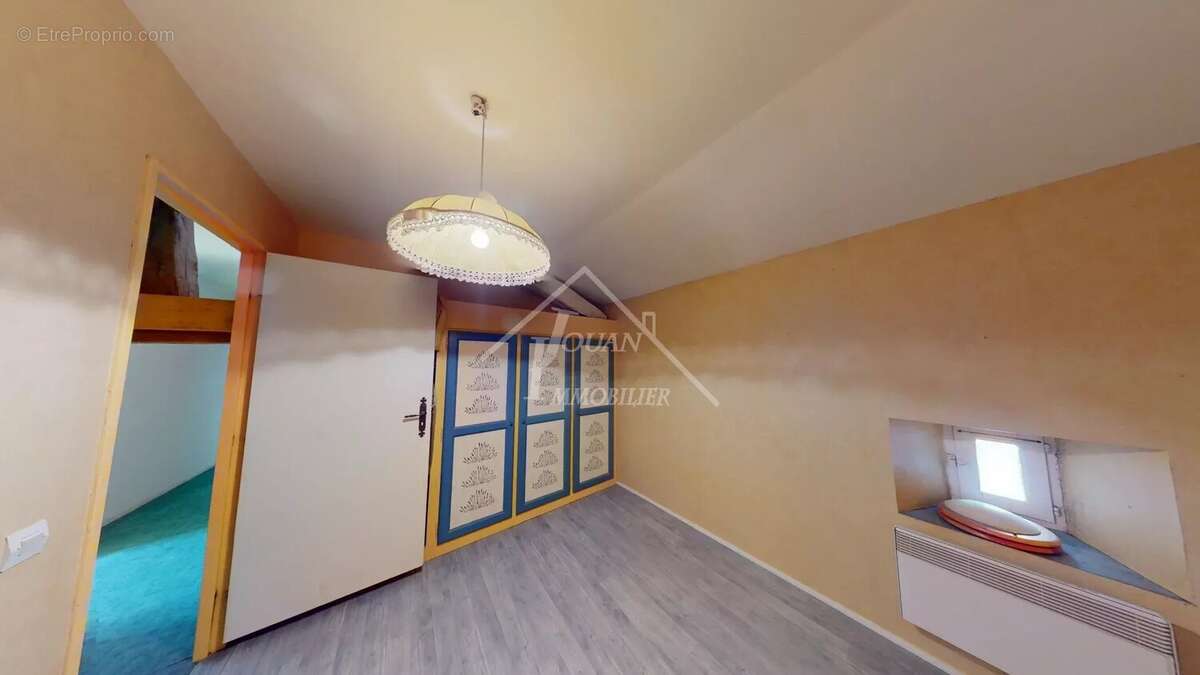 Maison à BELLENAVES