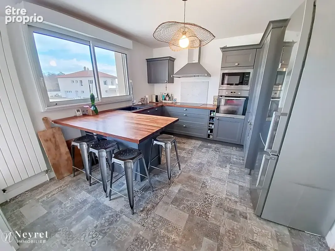 Maison familiale soignée de 257,61 m2 utiles - photo 5