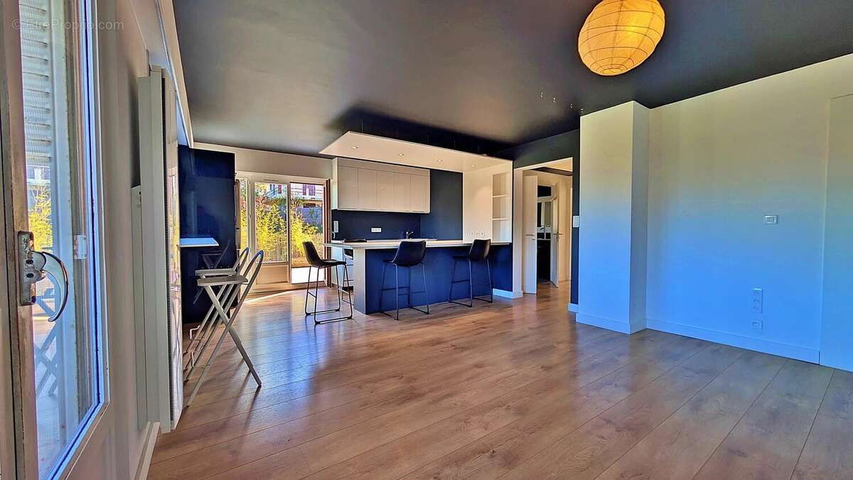 Appartement à EVIAN-LES-BAINS