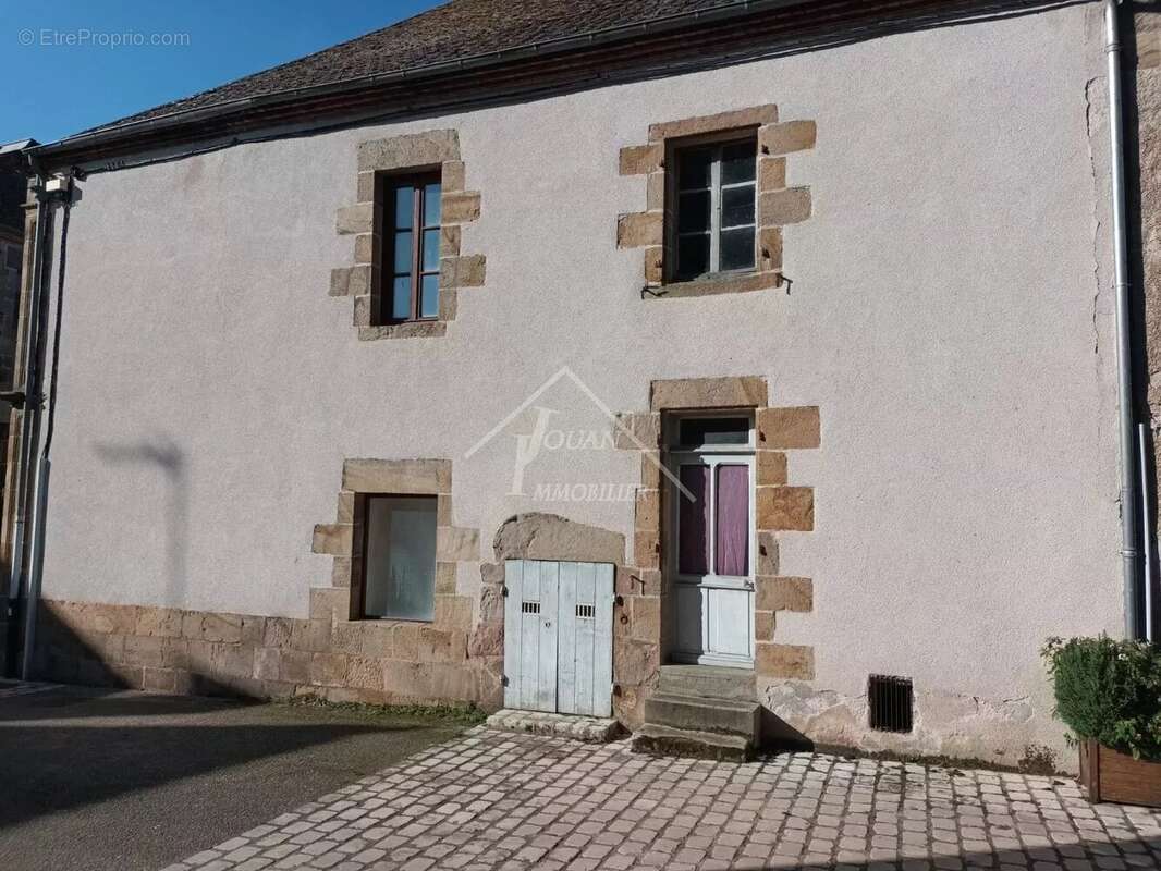 Maison à YGRANDE