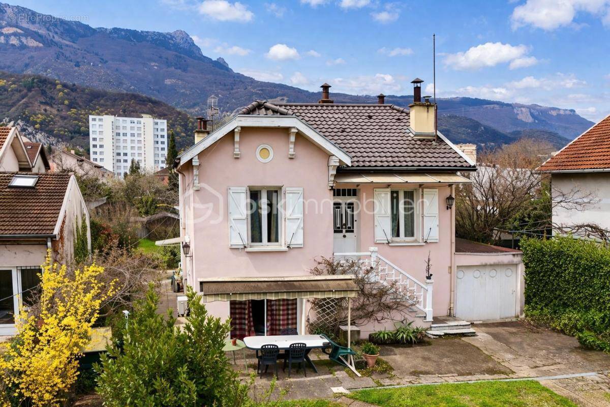 Maison à ECHIROLLES