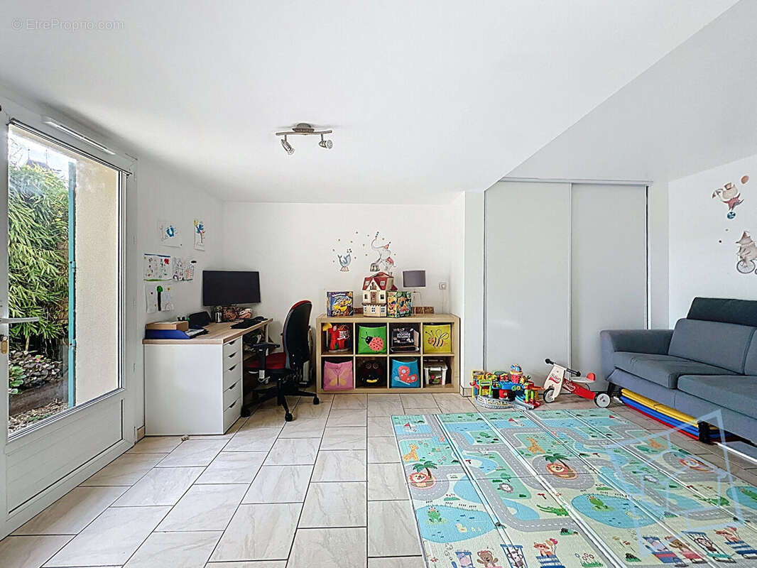 Maison à CERNAY-LA-VILLE