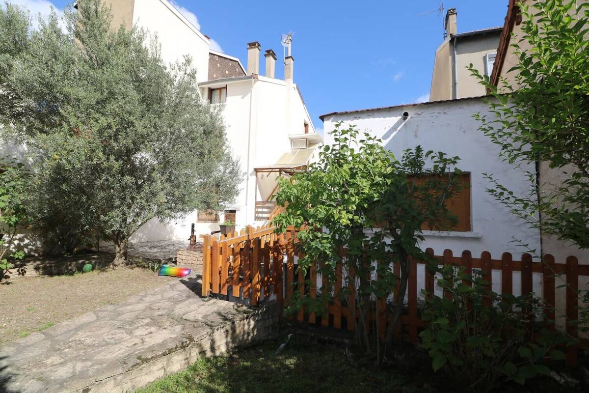 Maison à PIERRE-BENITE