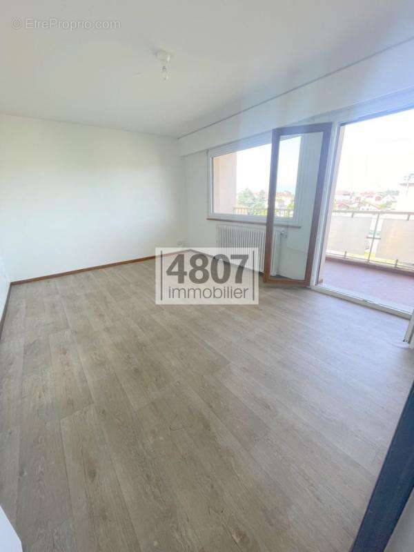 Appartement à VILLE-LA-GRAND